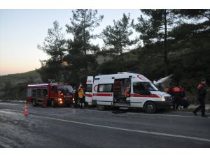 GÜNCELLEME - Aydın'da otomobil devrildi: 2 ölü, 1 yaralı