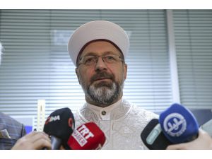Diyanet İşleri Başkanı Erbaş'tan "camide tabure ve sandalye" açıklaması