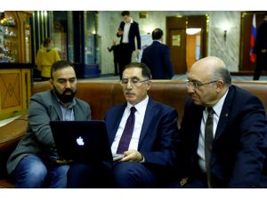 Kamu Başdenetçisi Şeref Malkoç, "Yılın Fotoğrafları" oylamasına katıldı