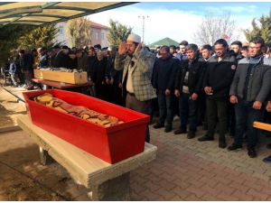 Aksaray'daki trafik kazasında hayatını kaybeden 3 kişinin cenazesi defnedildi