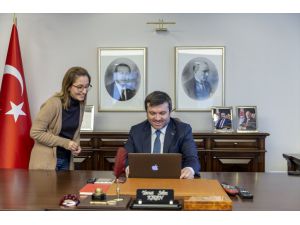 Dışişleri Bakan Yardımcısı Kıran AA'nın "Yılın Fotoğrafları" oylamasına katıldı