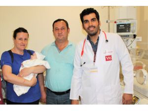 Bursa'da bağırsağı ters dönen bebek tek seanslık ameliyatla sağlığına kavuştu