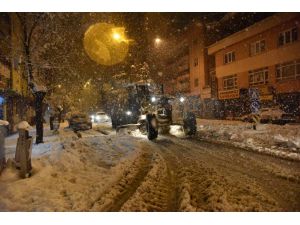 GÜNCELLEME - Kar nedeniyle Kahramanmaraş-Kayseri kara yolu ulaşıma kapandı