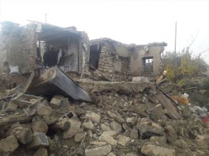 Mersin'de tek katlı evin duvarı çöktü