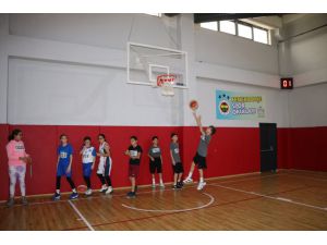 Çanakkale'de "12 Dev Adam Basketbol Okulu" açıldı