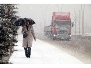 Çankırı'da kar ve sis ulaşımı olumsuz etkiledi