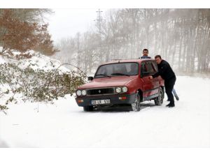 Kırklareli'nde kar nedeniyle kapanan yollar ulaşıma açıldı