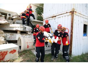 İHH, İstanbul'da her mahalle için arama kurtarma ekibi oluşturmayı hedefliyor