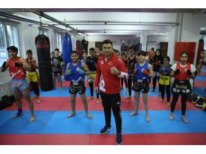 Kayseri'nin İncesu ilçesindeki muaythai sporcuları, başarılarıyla dikkati çekiyor