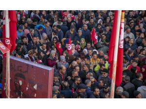 Tunus'un en büyük işçi sendikasından "hükümetin kurulması hızlandırılsın" çağrısı