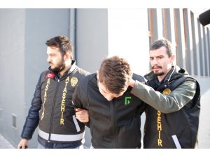Ataşehir'de trafikte çıkan kavgaya ilişkin gözaltına alınan 3 kişiden 2'si adliyeye sevk edildi
