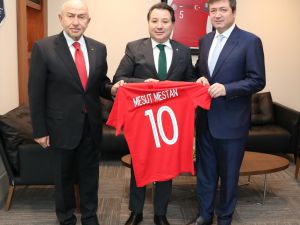 Bursaspor Kulübü Başkanı Mesut Mestan, Nihat Özdemir'i ziyaret etti