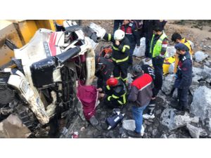 Zonguldak'ta otomobil ile kamyon çarpıştı: 5 yaralı