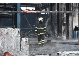 GÜNCELLEME - Samsun'da plastik fabrikasında çıkan yangın kontrol altına alındı