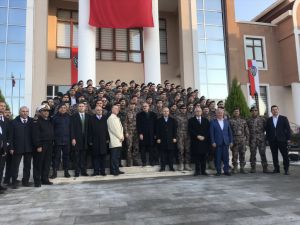 Özel harekat polisleri Antalya'dan Barış Pınarı Harekatı bölgesine uğurlandı