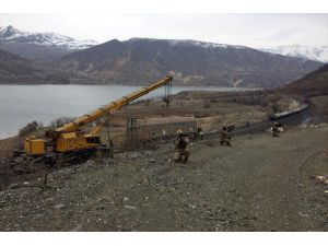 Elazığ'da 4 yıl önce teröristlerin saldırısı sonucu raydan çıkan vagonlar kaldırıldı