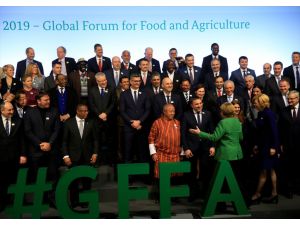 Merkel'den "tarımda dijitalleşme" uyarısı