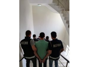 FETÖ'nün askeri yapılanmasına yönelik operasyonda yakalananlardan 2'si tutuklandı