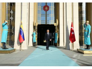 Fuat Oktay, Venezuela Devlet Başkan Yardımcısı Rodriguez ile görüştü