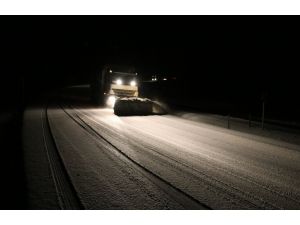 Zonguldak'ta kar yağışı ulaşımı olumsuz etkiledi
