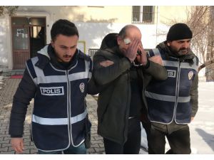 Tutuklanan "Peruklu hırsızın" Hülya Avşar'ın evinin soyulmasıyla ilgili arandığı ortaya çıktı