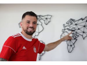 Sivasspor'un yeni transferi Claudemir: "Lider olmak büyük bir başarı"