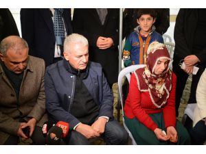 Binali Yıldırım, Doğanyol'da depremzedeleri ziyaret etti: