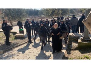 İsrail polisi, Mescid-i Aksa'da 5 Filistinli kadını gözaltına aldı