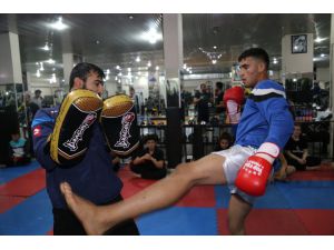 Çobanlık yaparken keşfedilen kick boks Türkiye şampiyonu Emrah hedef büyüttü