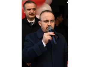 AK Parti'li Turan: "Avrupa Parlamentosunda bayrak yırtmak şarlatanlıktır"