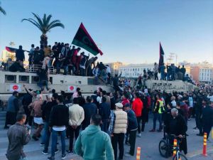Libya'daki Sudanlılar, çocuklarının Hafter'in saflarında savaştırılmasını protesto etti