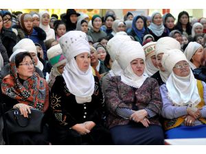 Kırgızistan'da "Dünya Başörtüsü Günü" kutlandı