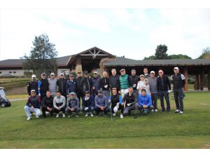 Antalya'da amatör golfçüler depremzedeler için sahaya çıktı