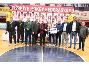 Erkekler Salon Hokeyi Süper Ligi'nde şampiyon Gaziantep Polisgücü