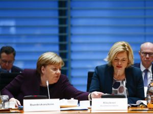 Almanya Başbakanı Merkel'den gıda endüstrisi temsilcilerine çağrı: