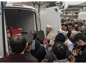 İdlib'de şehit olan Uzman Çavuş Demir'in cenazesi İstanbul'a getirildi