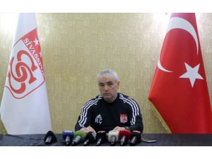 Sivasspor Teknik Direktörü Rıza Çalımbay: "Ders çıkartıp önümüze bakmamız lazım"