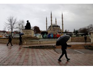 Turuncu uyarı verilen Edirne'de yağış başladı