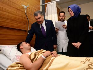 Bakan Koca, Van'da çığda yaralananları ziyaret ettikten sonra açıklamada bulundu: