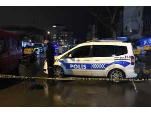 Kadıköy'de silahla yaralanan kişi hastaneye kaldırıldı