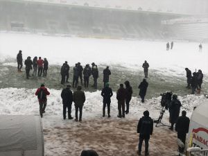 TFF 1. Lig'de Giresunspor-İstanbulspor maçı kar nedeniyle ertelendi