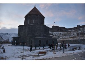 Avrupa Birliği ülkelerinin büyükelçileri Kars'ın tarihi yerlerini gezdi