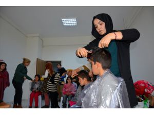 Şanlıurfa'da kuaför adaylarından kırsaldaki öğrencilere ücretsiz saç bakımı