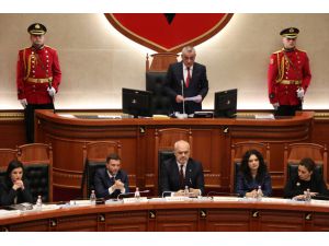 Arnavutluk Başbakanı Rama, Dışişleri Bakanlığı görevini de üstlendi