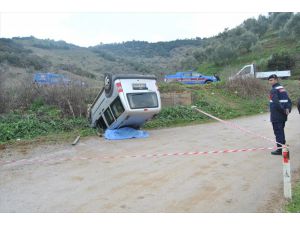 İzmir'de hafif ticari aracın şarampole devrilmesi sonucu bir kişi öldü