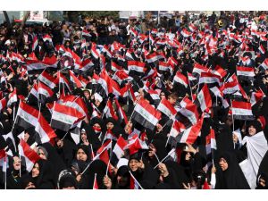 Bağdat'ta Şii lider Sadr yanlısı kadınlardan gösteri