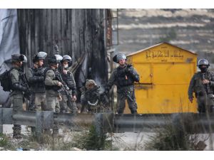 İsrail askerlerinden Batı Şeria'daki sözde barış planı protestolarına müdahale