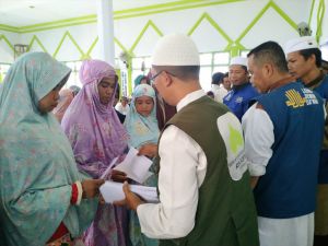 Endonezya'da kabile üyesi 300 kişi topluca Müslüman oldu