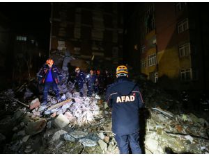 Bahçelievler'de boş binanın çökmesi