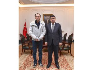 Ankara Valiliğinin sahip çıktığı genç iş başı yaptı
